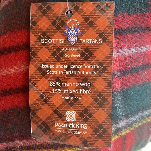 NWT Patrick Kins Woolen Deluxe Company Plaid Red Green White Pocket Scarf - Picture 4 of 8